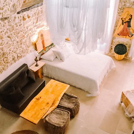 Homestay Antonia's House - Old Town *