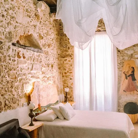 Antonia's House - Old Town *