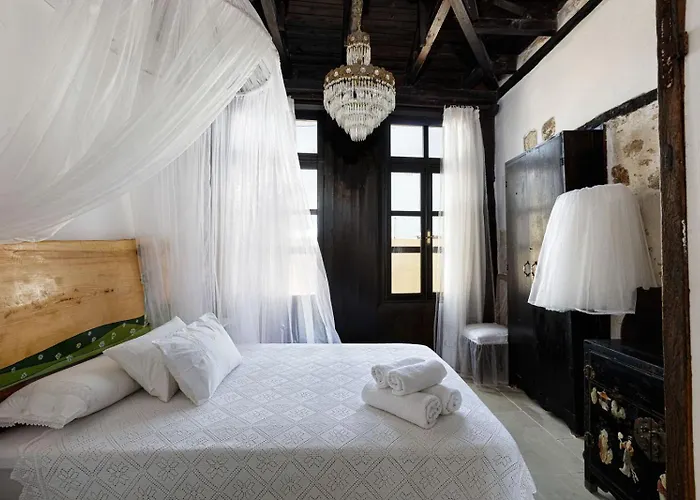 Homestay Antonia's House - Old Town *